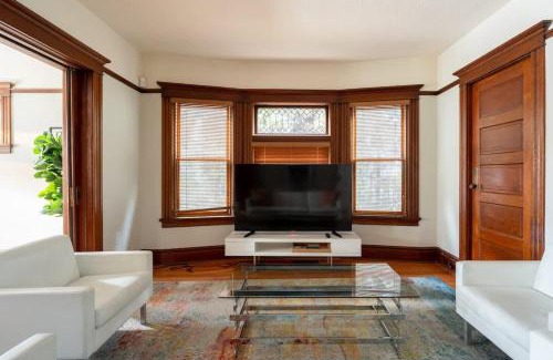Kerns Casa | Stay Portland - Historic PDX Home - Sleeps 10, Perfect Location
