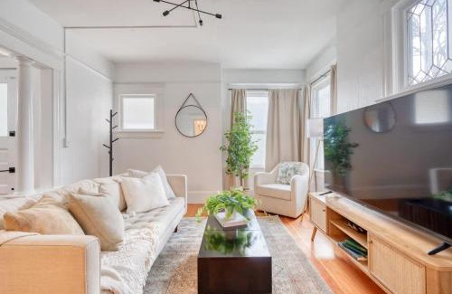 Belmont Casa | Stay Portland - Renewed 1910 Classic Craftsman - 95 WalkScore