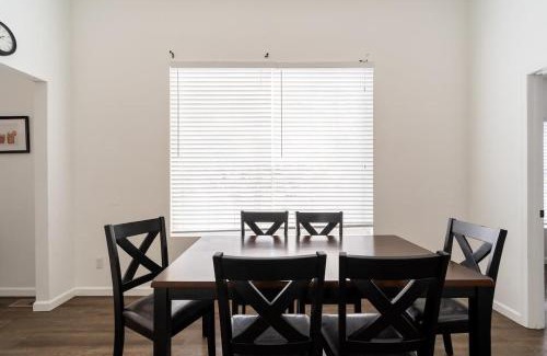 Hosford-Abernethy Casa | Stay Portland - Renovated 3BR Tilikum View in heart of SE Division