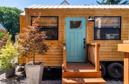 Hosford-Abernethy Casa | Stay Portland - Restored Farmhouse & Backyard Tiny House Village