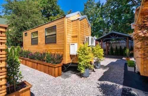 Hosford-Abernethy Casa | Stay Portland - Restored Farmhouse & Backyard Tiny House Village