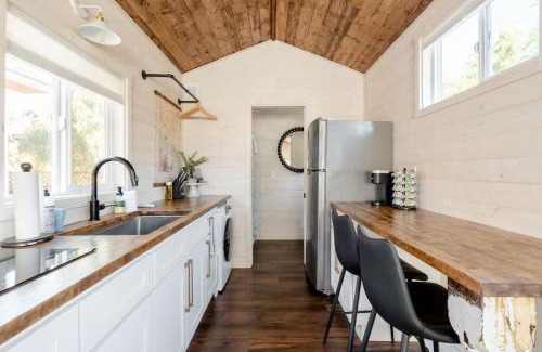 Alberta Arts District Casa | Stay Portland - The Tiny Farmhouse on Alberta