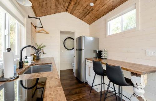 Alberta Arts District Casa | Stay Portland - The Tiny Farmhouse on Alberta