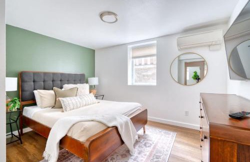 Kerns Apartamento | Stay Portland - Underground Mid-Century Hideaway in Laurelhurst