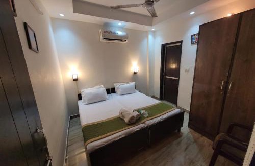 South Extension Hotel | Stay Residency - Green Park Metro Station Gate no - 1