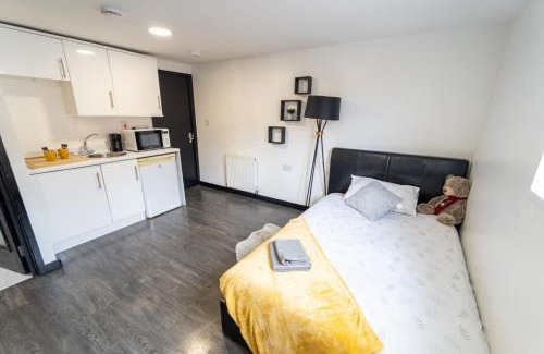 Selly Oak Apartamento | STAY SA Cosy equipped studios available 10 mins from the city! Free WIFI &50" SMART TV's!