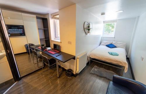 Selly Oak Apartamento | STAY SA Equipped Studios next to UOB and QE!