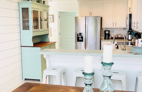 East End Casa | STAY SALTY~ Pool, Gorgeous Bay Views, In Town Center & Golf Cart Friendly Area.