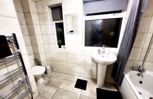 Hull Apartamento | Stay Sleep Rest - Santuary