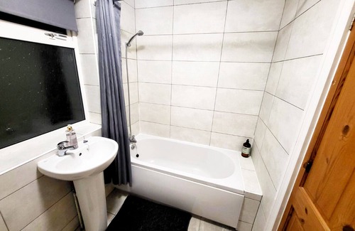 Hull Apartamento | Stay Sleep Rest - Santuary