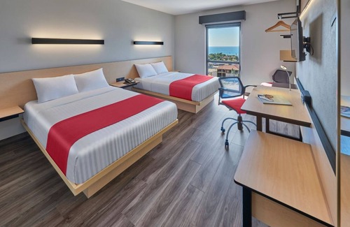 Zona hotelera del norte Hotel | Stay Steps from Beach & Shops in Modern Vallarta Hotel Rooms - 4 Units