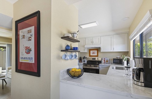 Sunrise Vista Chino Condominio | Stay Wexler, Stay Cool