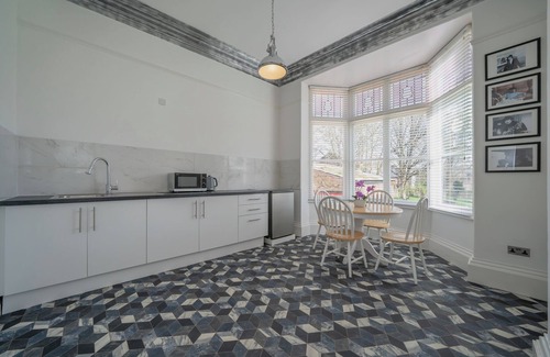 West Derby Apartamento | Stay where it all began for The Beatles!