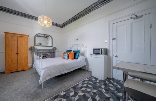 West Derby Apartamento | Stay where it all began for The Beatles!