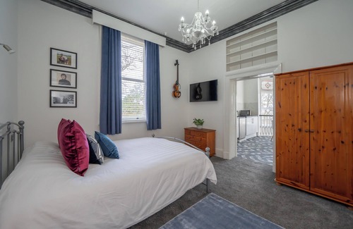 West Derby Apartamento | Stay where it all began for The Beatles!