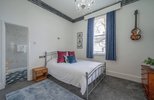 West Derby Apartamento | Stay where it all began for The Beatles!