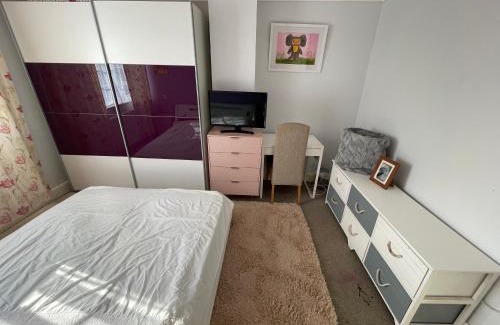 Hastings Casa | Stay with Anisia