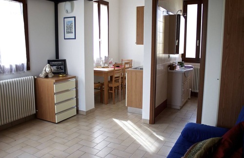Casalfiumanese Apartamento | Estancia con vistas al balcón