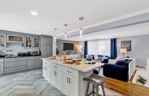 West Hyannisport Casa | Stay with Us! Beach Fun for Family, Friends, & Pets Welcome! Free Pass Included!