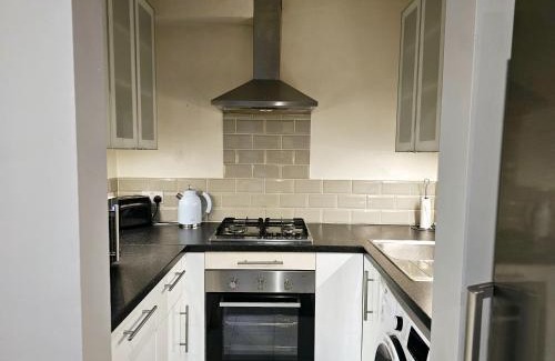 Woking Apartamento | Stay Zen Apartments - Free Parking & Private Garden Ground Floor Central Woking - Business & Leisure