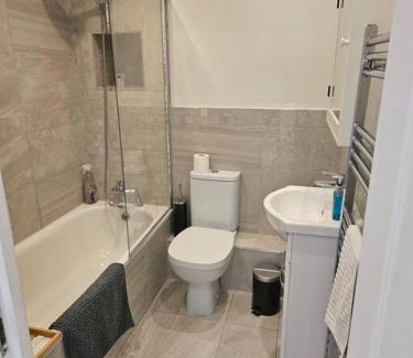 Woking Apartamento | Stay Zen Apartments - Free Parking & Private Garden Ground Floor Central Woking - Business & Leisure