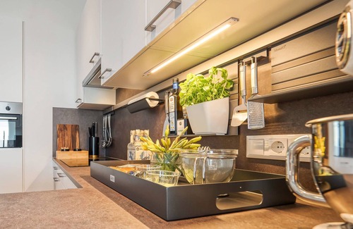Ribnitz Alquiler De Eote | Stay24 - Schwimmendes Ferienhaus mit 3 Schlafzimmern, 2 Terrassen und Viel Platz
