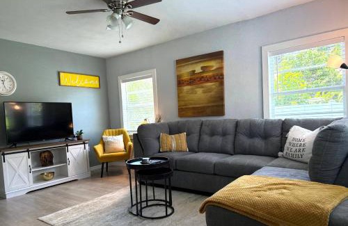 Bearss Plaza Casa | Stayawhile Bungalow in Seminole Heights