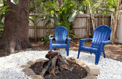 Bearss Plaza Casa | Stayawhile Bungalow in Seminole Heights