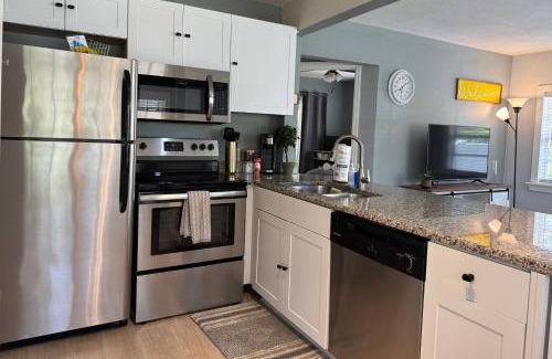 Bearss Plaza Casa | Stayawhile Bungalow in Seminole Heights