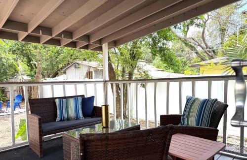 Bearss Plaza Casa | Stayawhile Bungalow in Seminole Heights