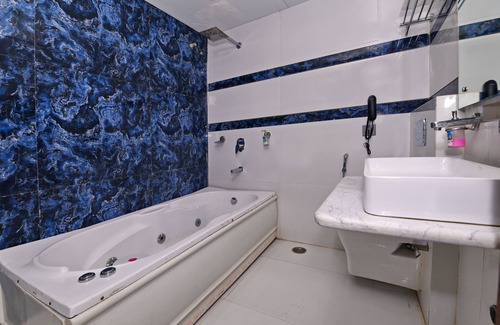 Paharganj Hotel | Staybook Hotel Nitya Maharani