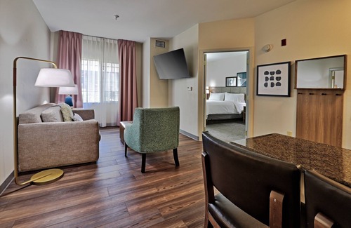 Albuquerque Hotel | Staybridge Suites Albuquerque - Airport by IHG