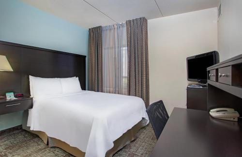 Downtown Chattanooga Hotel | Staybridge Suites Chattanooga Downtown - Convention Center by IHG