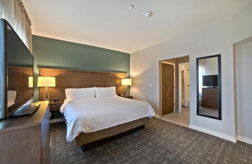 Humble Hotel | Staybridge Suites Houston - Humble Beltway 8 E by IHG