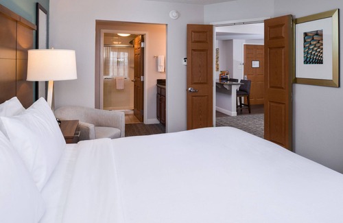 Downtown Indianapolis Hotel | Staybridge Suites Indianapolis Downtown - Convention Center by IHG
