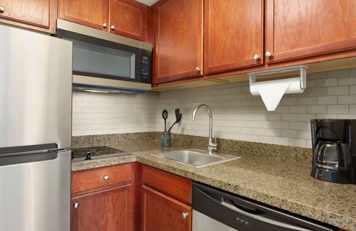 Tampa Hotel | Staybridge Suites Tampa East - Brandon by IHG