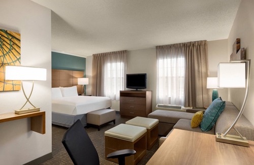 Tampa Hotel | Staybridge Suites Tampa East - Brandon by IHG