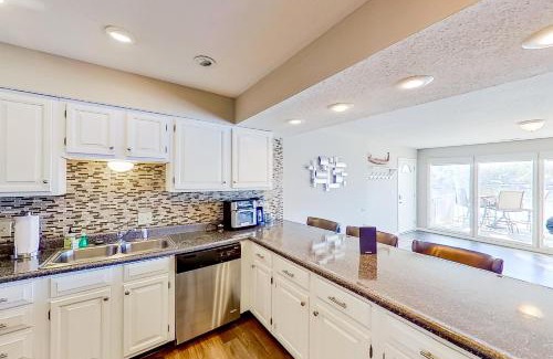 Lake Ozark Casa | Staycation at the Lake