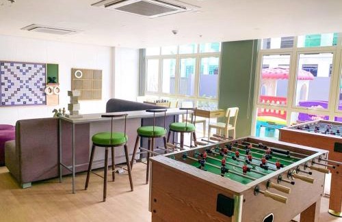 Bacolod Apartamento | Staycation @ UpperEast w/Pool, Gym, Daycare etc.!
