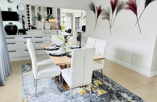 Germiston Apartamento | Vacaciones en casa con energía de respaldo