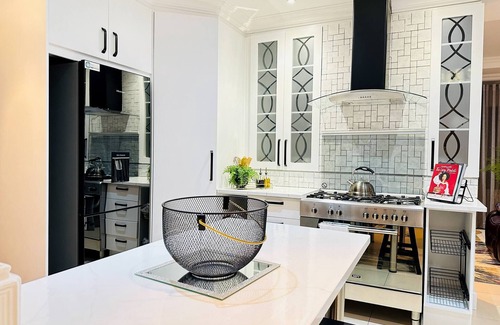Germiston Apartamento | Vacaciones en casa con energía de respaldo
