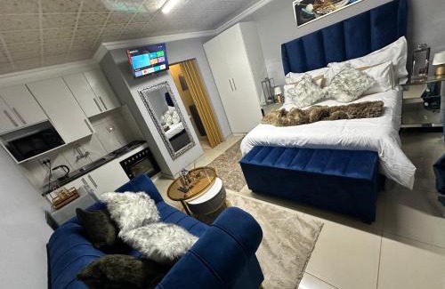 Soshanguve Apartamento | StayComfyGuesthouseByPunky