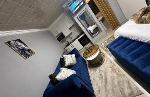 Soshanguve Apartamento | StayComfyGuesthouseByPunky