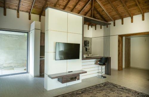Devpar Hotel | StayGuru Luxury Villa