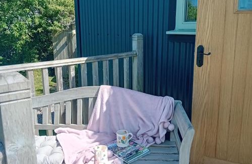 Hartland Casa | stayinhartland Quincecote shepherds hut