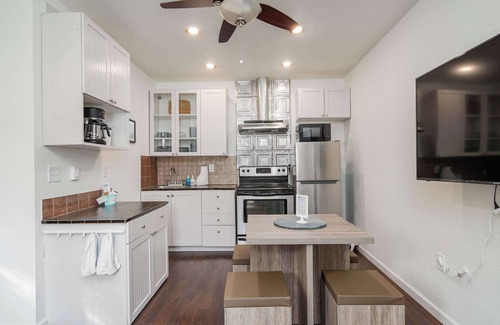 Kenton Casa | #StayinMyDistrict Kenton Private Guest House