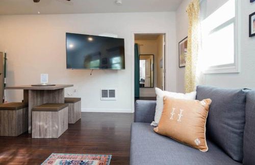 Kenton Apartamento | #StayinMyDistrict Kenton Private Guest House