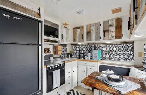 Twin Falls Apartamento | #StayinMyDistrict Twin Falls Backyard Glamper
