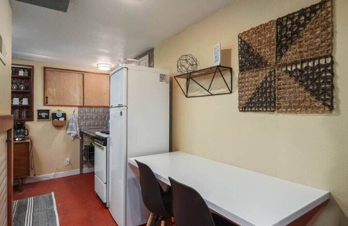 Woodlawn Apartamento | #StayInMyDistrict Woodlawn Eclectic -Walk to Dekum