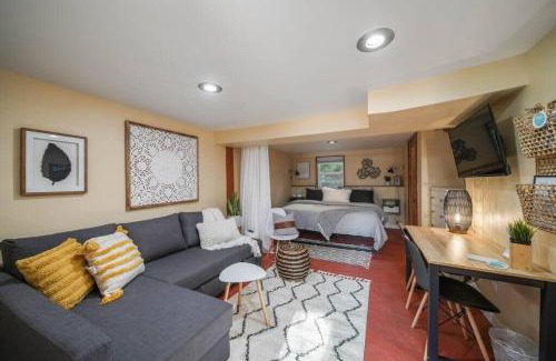 Woodlawn Apartamento | #StayInMyDistrict Woodlawn Eclectic -Walk to Dekum